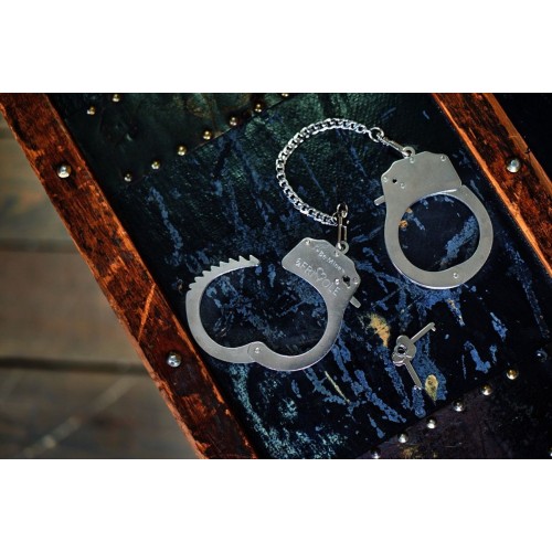 Металлические наручники Be Mine с парой ключей